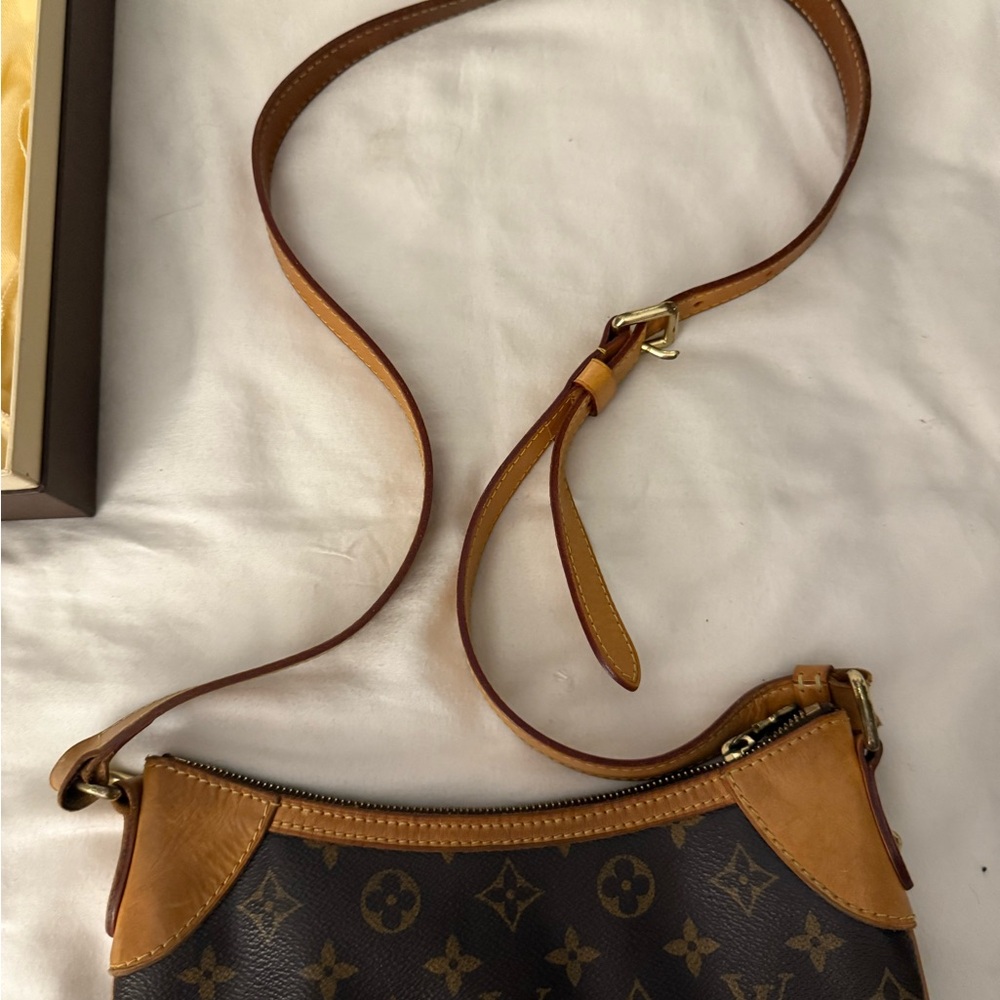 Louis Vuitton Authentic Odeon PM Brown Monogram Shoulder Bag - Picture 4 of 8